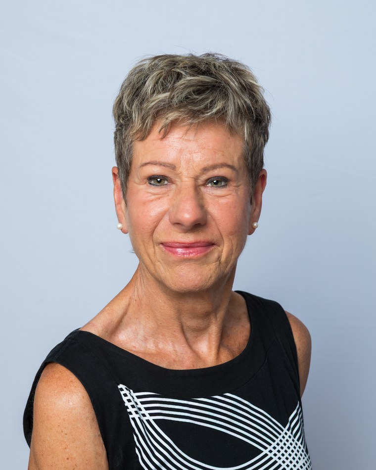 Angelika Becke